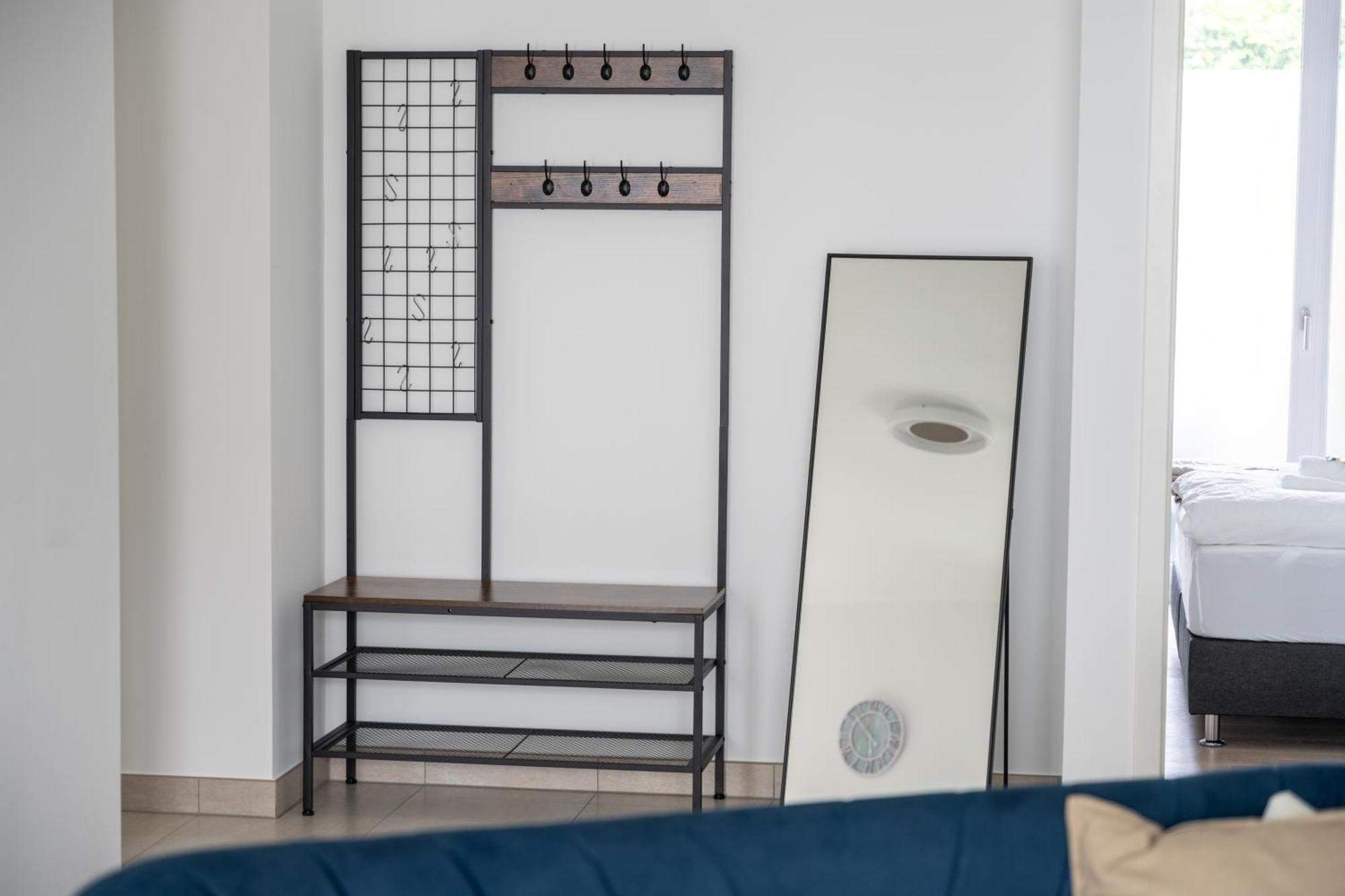 Zentral - Fuer 6 - 2X Frei Parken - Terrasse Apartment Giessen Ngoại thất bức ảnh