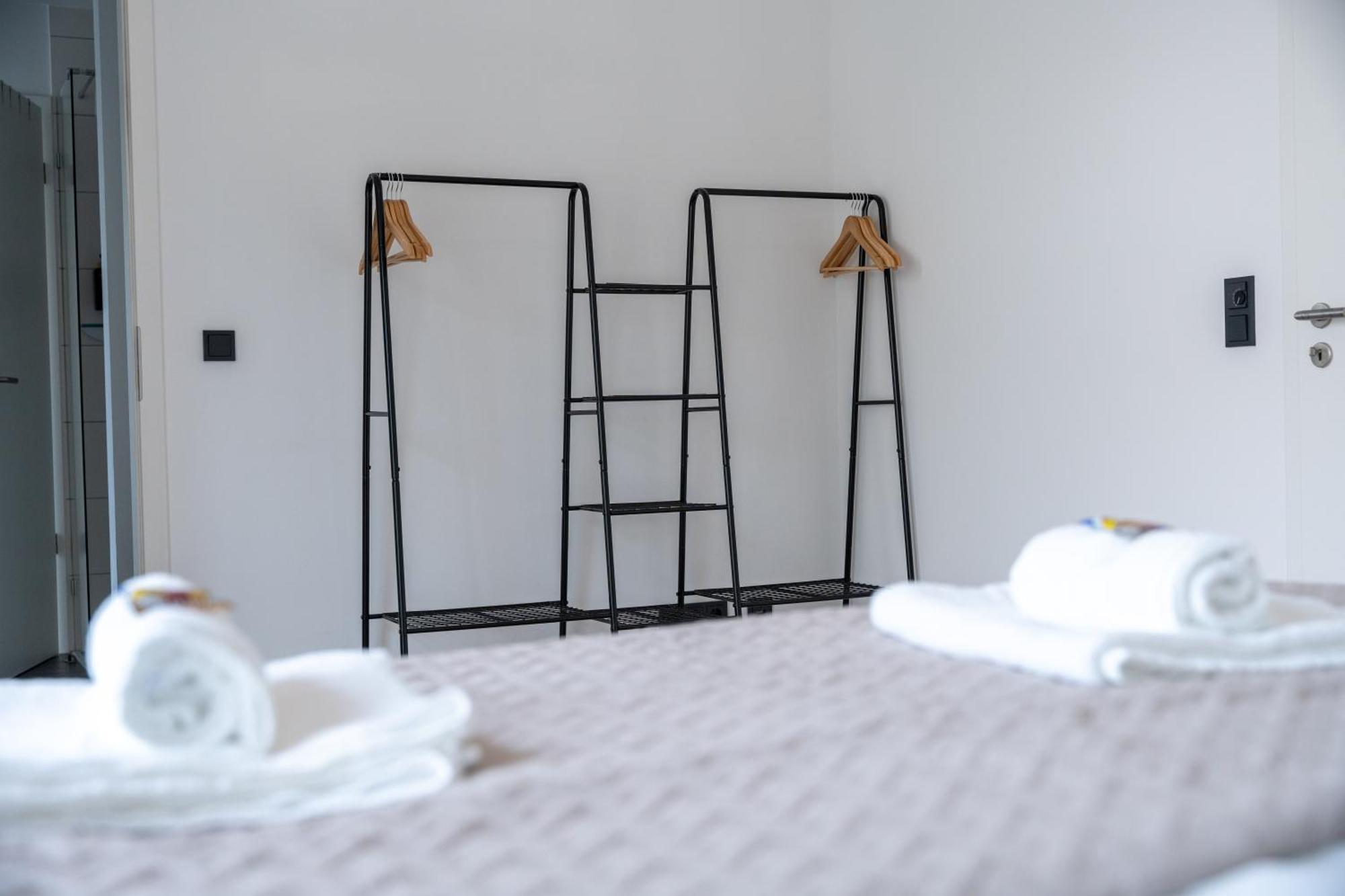 Zentral - Fuer 6 - 2X Frei Parken - Terrasse Apartment Giessen Ngoại thất bức ảnh