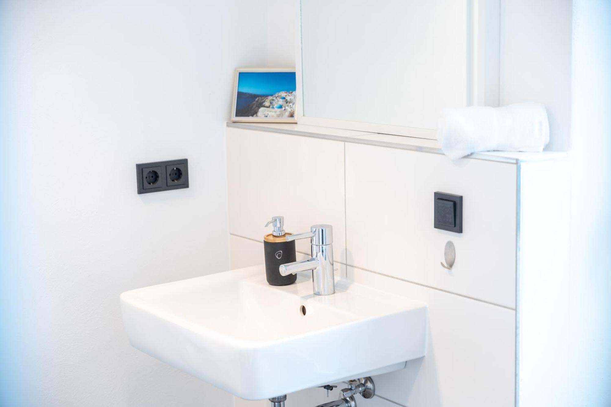 Zentral - Fuer 6 - 2X Frei Parken - Terrasse Apartment Giessen Ngoại thất bức ảnh